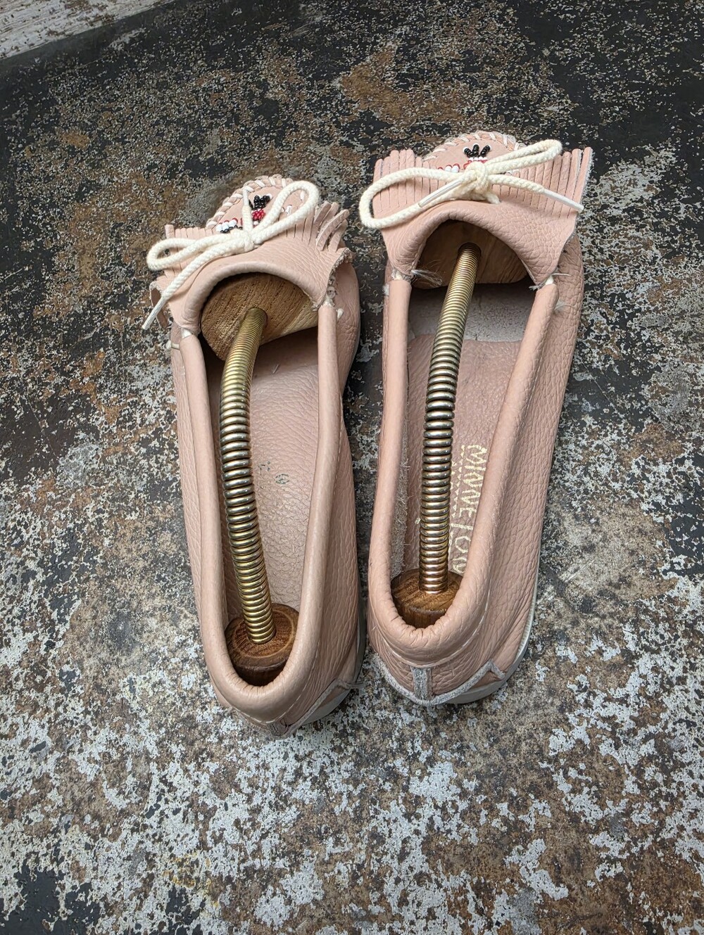 Womens Minnetonka Loafers Shoes Sz 9 Used 172 Beaded Leather - Picture 5 of 6